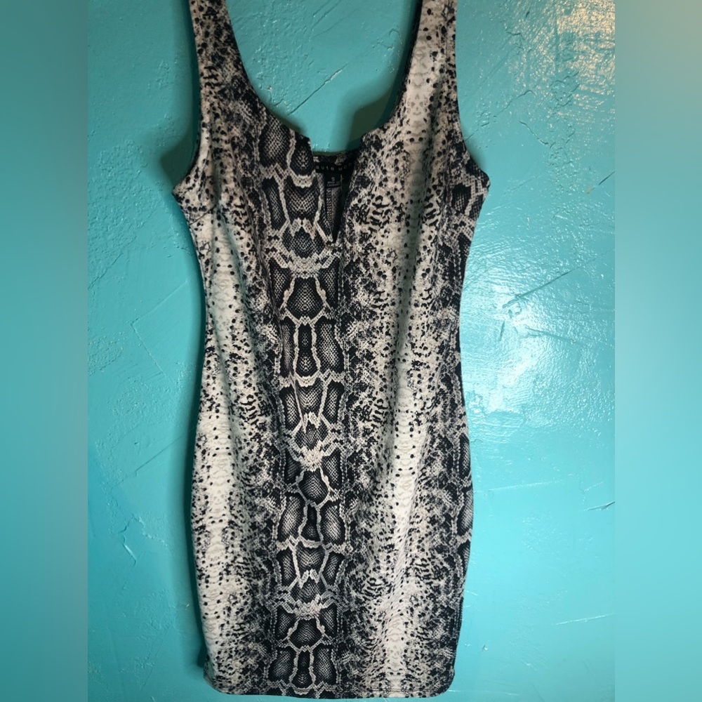 Small Black and white snake print tight mini dress